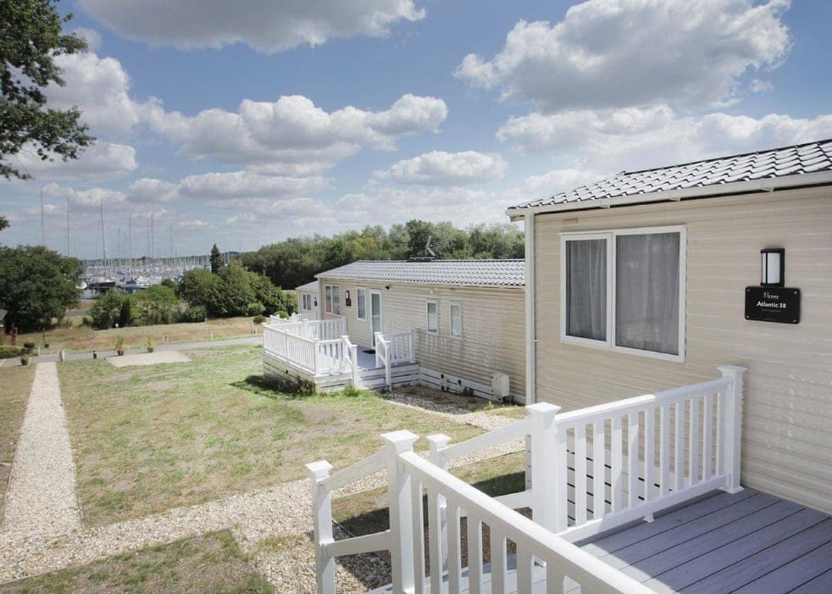 Mercury Yacht Harbour And Holiday Park Lower Swanwick Kültér fotó